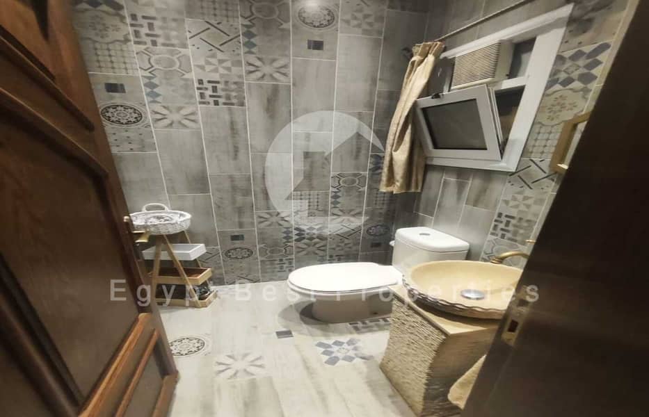 8 23c4db36-ffa1-43dc-82f2-84ec3f8bb645. jpeg