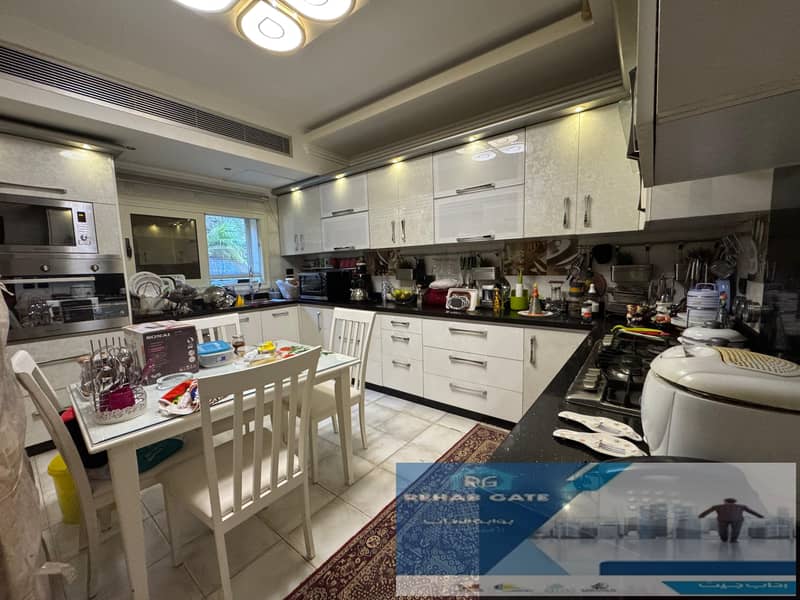 24 116f6d58-062a-49f9-807d-57ae115d327a. jpg