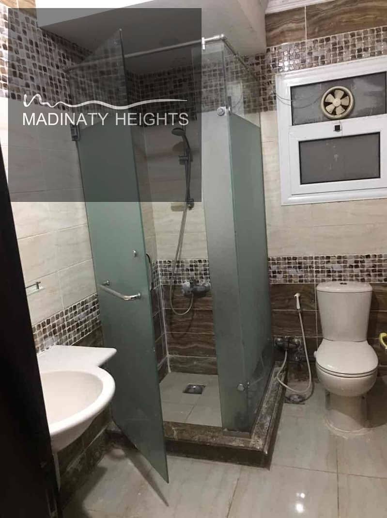 4 053e1234-004b-49c7-96a3-c7e0779d647d. jpg