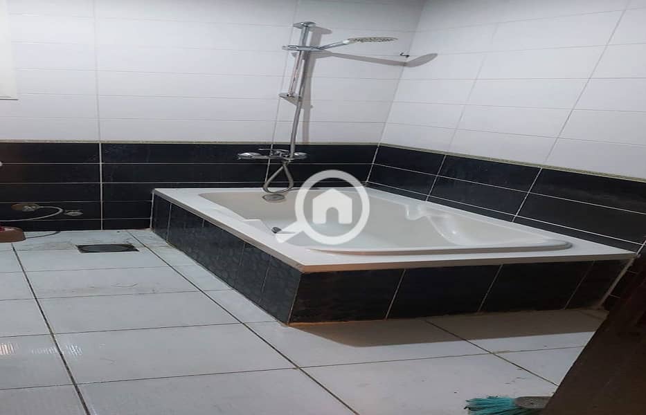 9 722e78eb-1c8e-46d2-8015-3bd54f22bb42. jpg