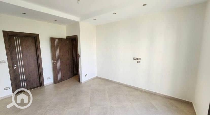 10 e7a1575e-16ef-42a3-bc0f-bddbfcf7c610. jpeg