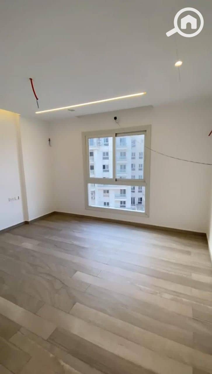 9 0e4b9464-583a-4bb5-a3f8-53be30d6c3f0. jpeg