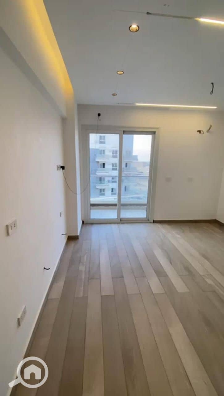 10 4db7345c-bd29-4182-a4f4-524c52747ed8. jpeg