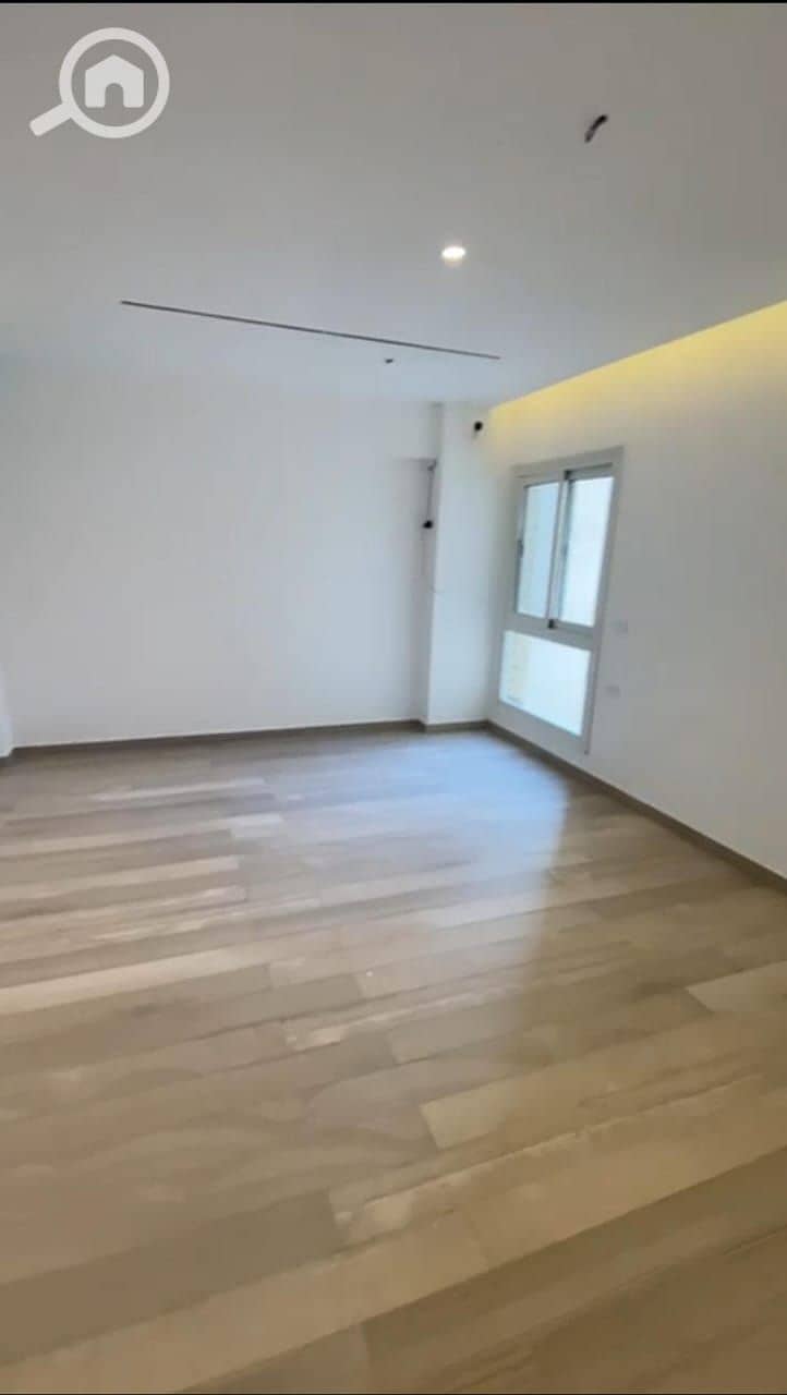 16 0a76ee31-b8ff-410b-97d2-9883d0782c68. jpeg