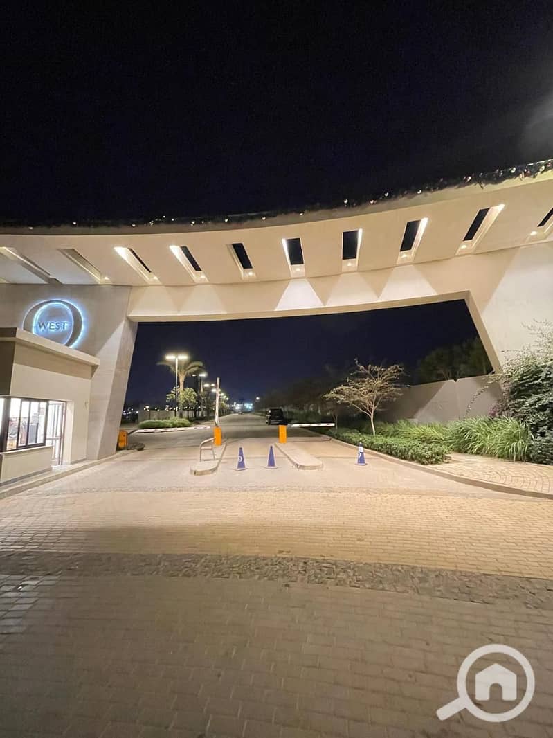 2 176c92c5-ae1c-4bfc-a514-e71d98fa8620. jpg