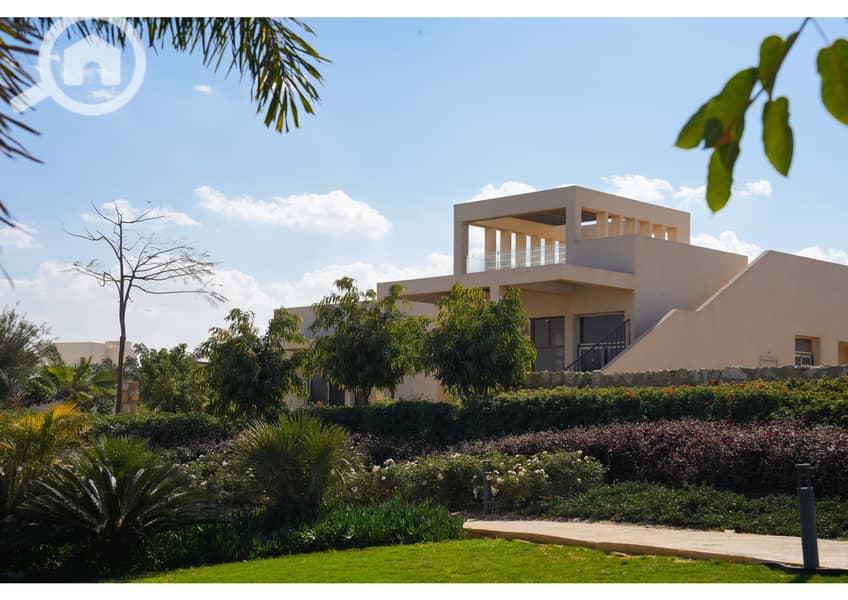 10 OWest Live Shots_Page_01. jpg