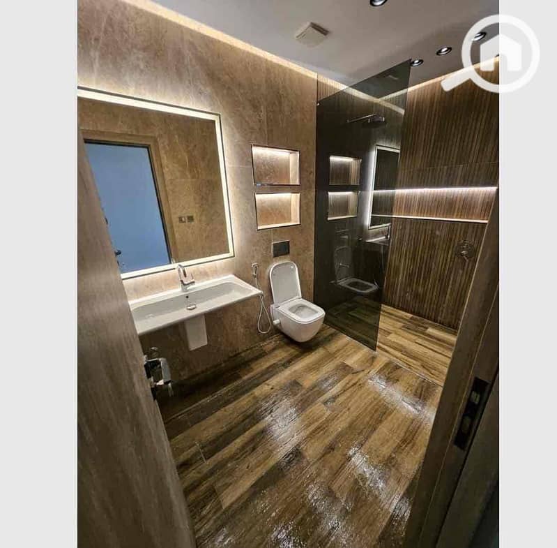 12 99f5622f-b160-4397-8ca8-007741600954. jpg