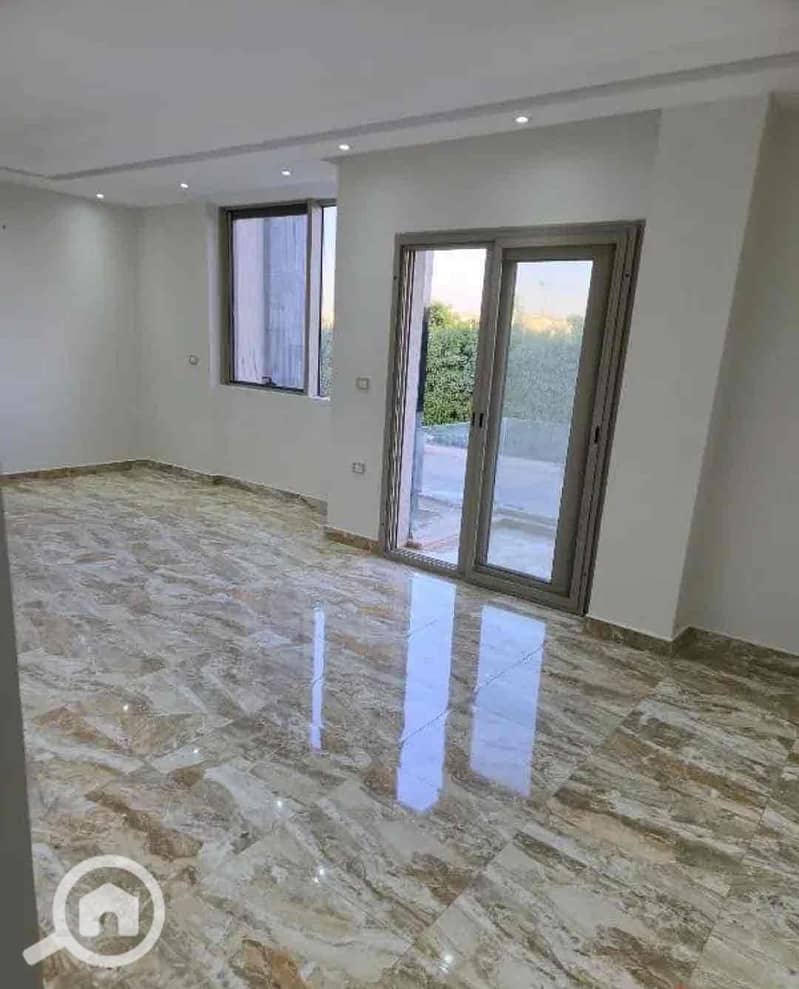 2 65be0b99-8c8b-4ce0-9fff-20416b4d6236. jpg