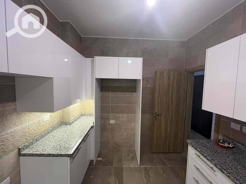 3 73cacfd0-28d8-4dd5-9f8a-eff29d8f0e10. jpg