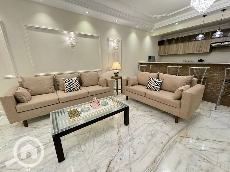 4 0ebf22ce-4026-4c9d-8f71-65504dbeb861. jpg