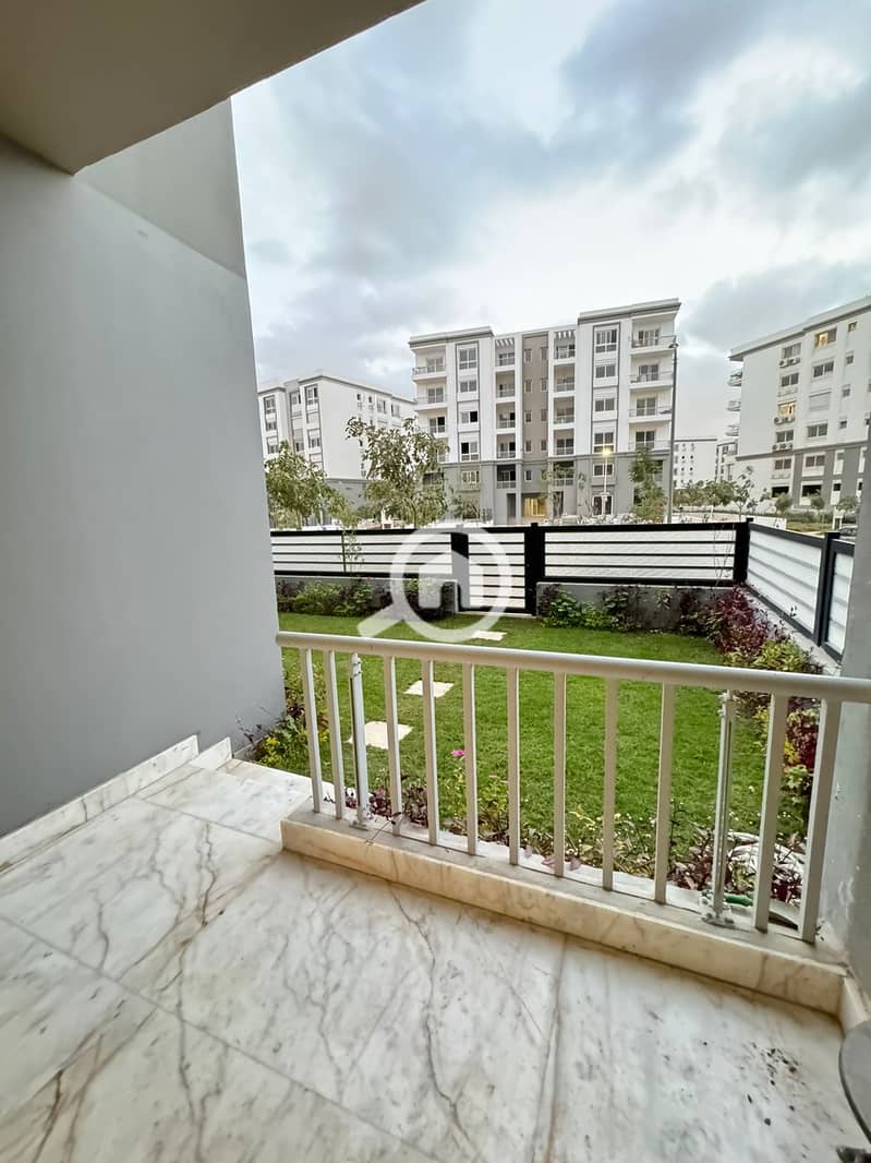 10 2f2bdba6-88a2-46f8-9d3f-9fe8406c5be2. jpg