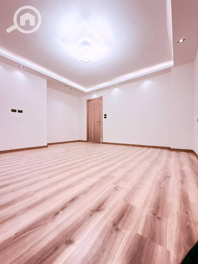 12 49a82681-a5e9-4c46-a61e-1750967e037f. jpg