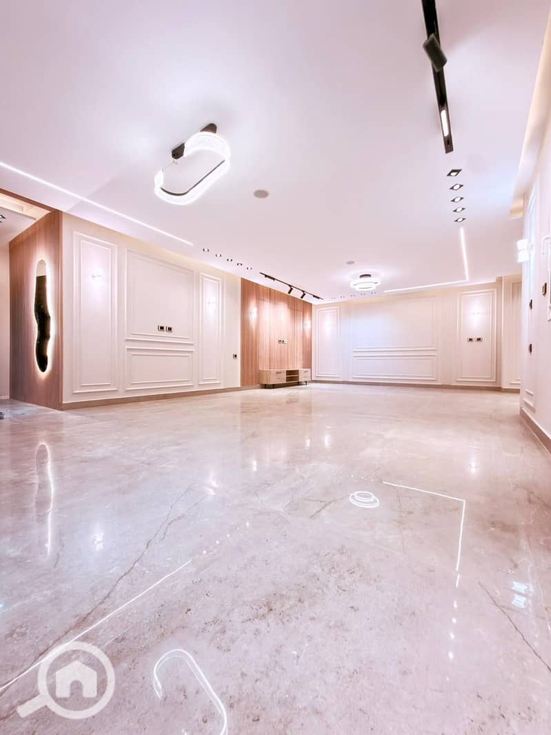 18 a0ad2a54-8141-470d-8d3c-e5cdddab62ec. jpg