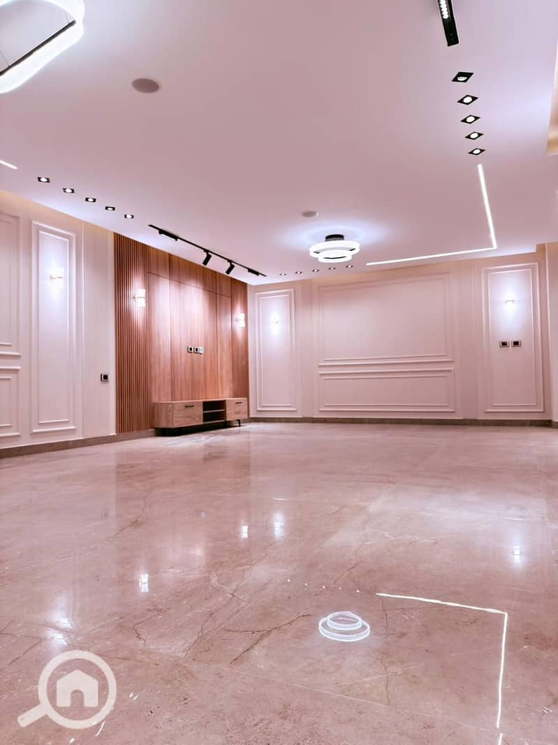 28 e6737149-fbd7-40b0-8867-a7b9e38a8818. jpg