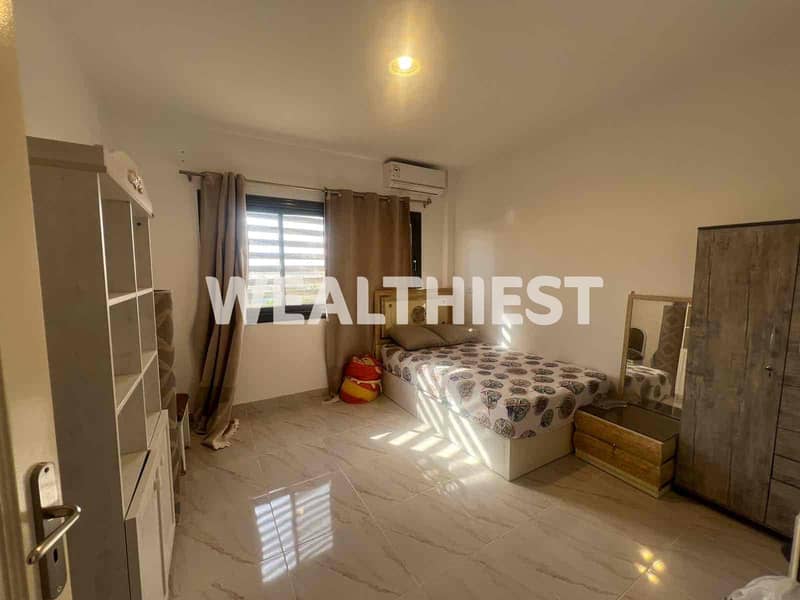 4 e825cb66-4c57-4394-88e6-507a20c9df6a. jpg