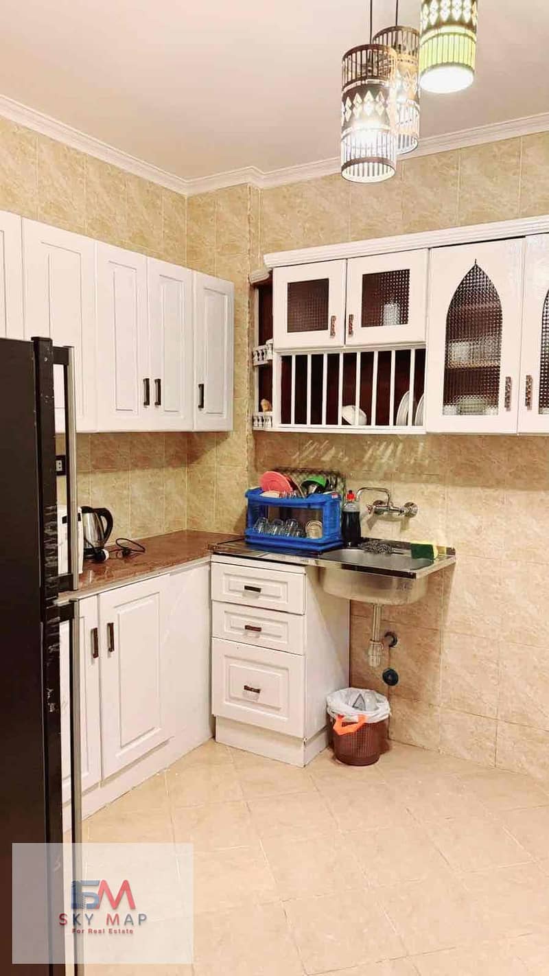 10 c3072b2d-c0c8-4aba-9df1-1e0a55cf2320. jpg