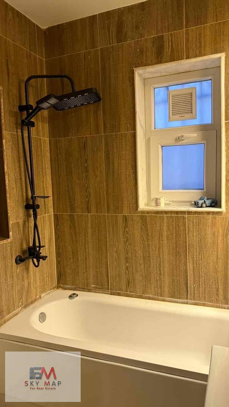 11 ea1b5c38-4e4c-4e91-983f-20cec3e01952. jpg