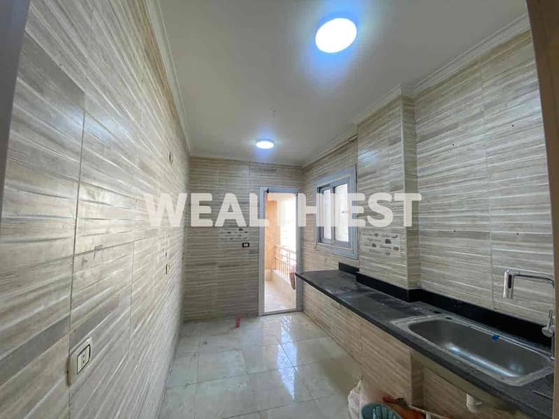 12 cd0f2ce2-8dd8-4047-89e1-9871d64f7e83. jpg