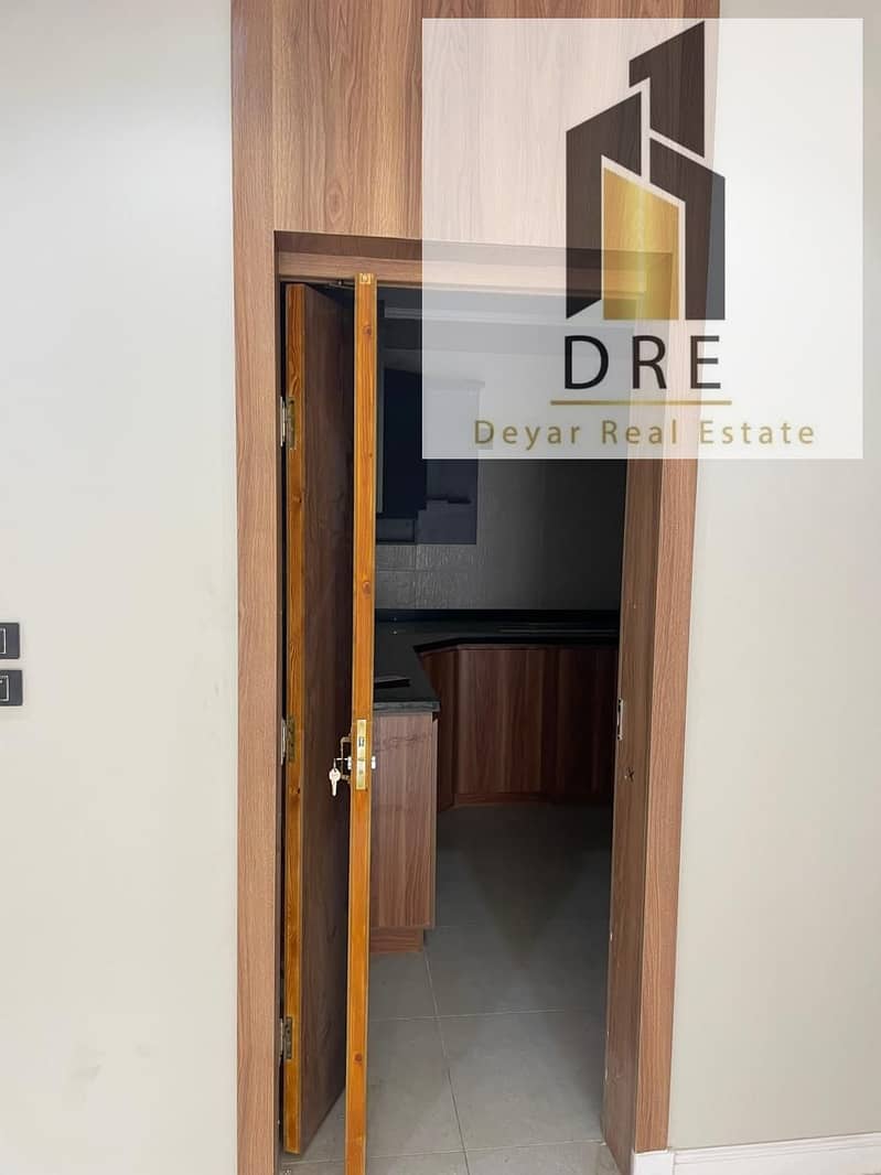 17 a42cedd4-75e4-427c-91f8-2da22693a444. jpg