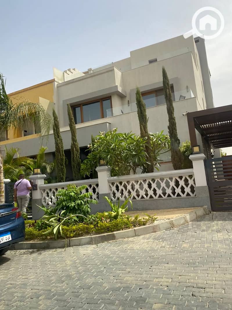 5 f776cae6-5c66-4b15-b745-d78f6a7b6b52. jpeg