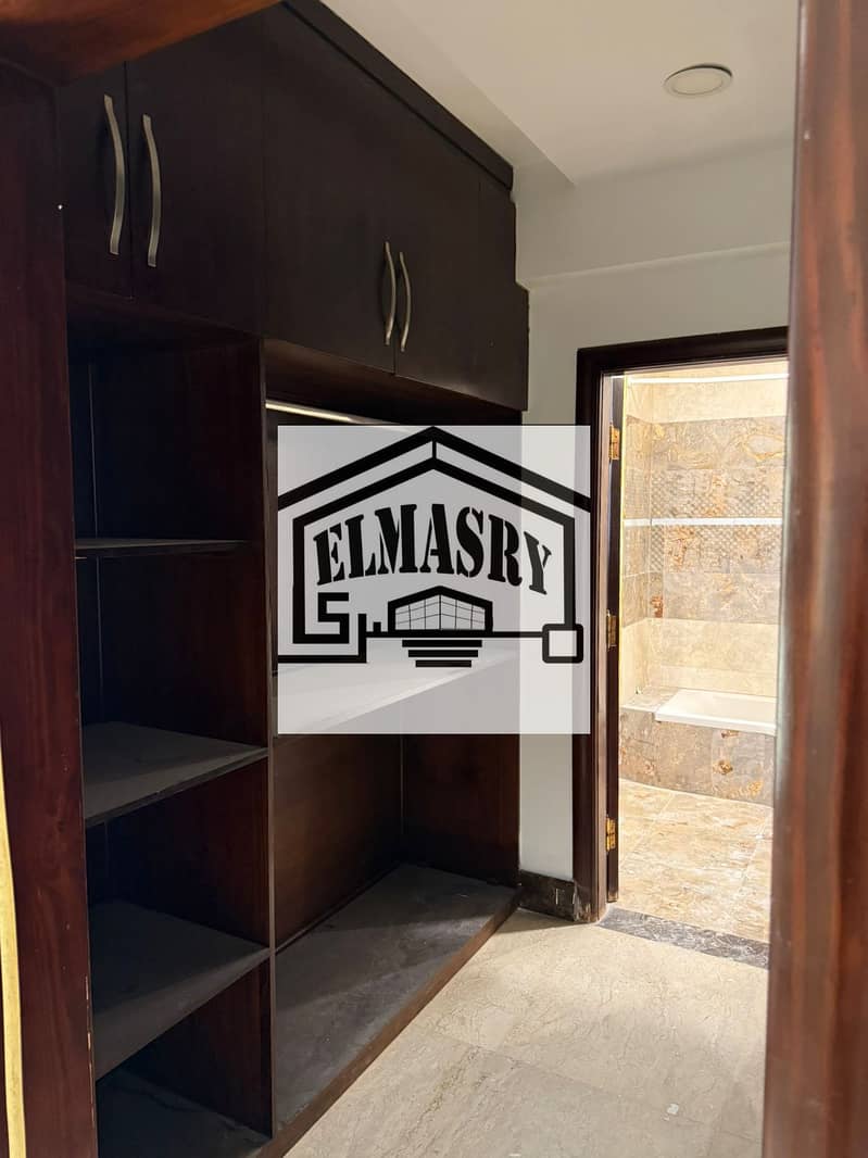 10 b438ceb7-f78e-4774-b219-c88d7f572615. jpg