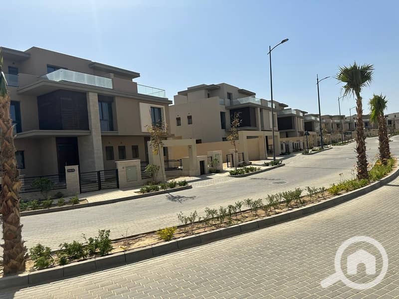 11 d92eef8b-f04e-48c7-bfed-e762613aa53c. jpg