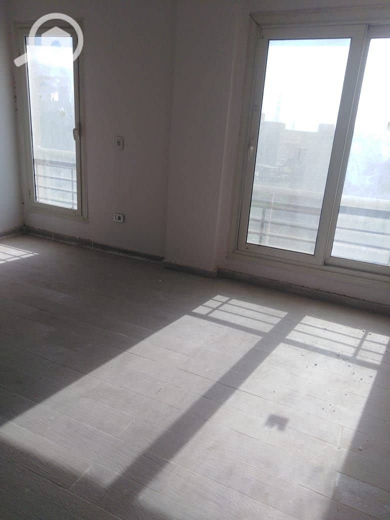 5 b5c8ed4a-faf5-4ae8-bdc0-1c1ad8d09c4e. jpg