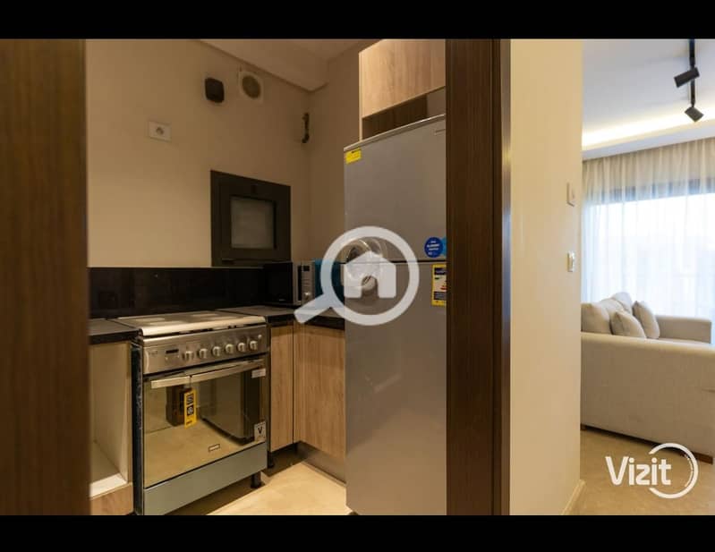 4 4c14d1ae-b2ed-404d-b717-2383480be38f. jpg