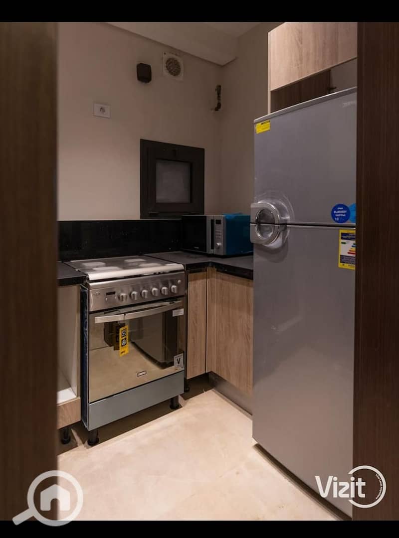 12 142b1f5d-87af-4dcd-8cfb-161a59c4856b. jpg