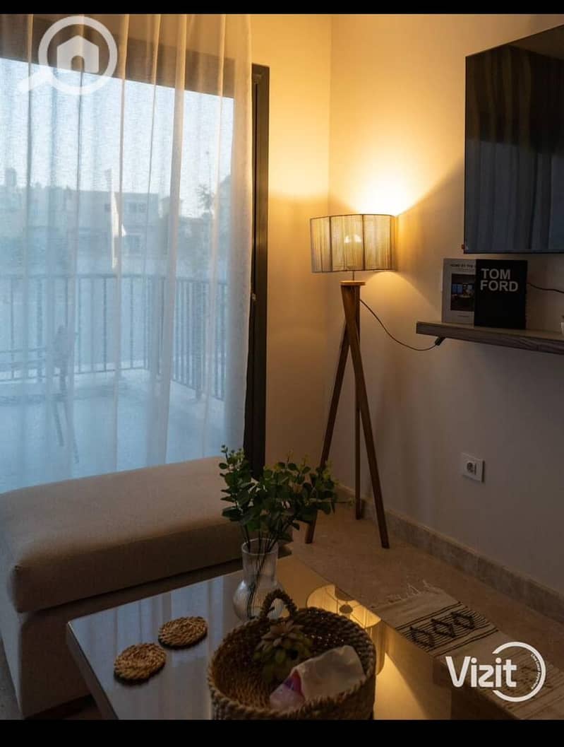 21 d66ef61d-9f5f-43e3-ba4b-1634ac0f7a82. jpg