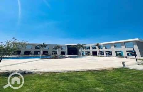 مکتب  للايجار في الشيخ زايد، الجيزة - photo_5958719931937833204_y. jpg