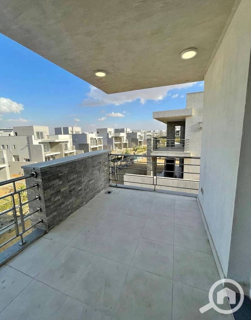 4 645d8eb5-cc47-44c8-941b-5d7cc57aa741. jpg