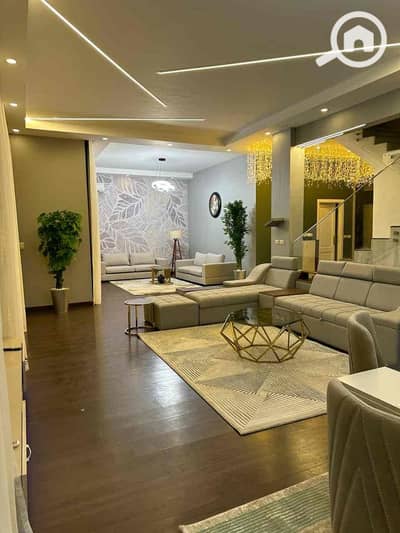 فیلا 3 غرف نوم للايجار في الشيخ زايد، الجيزة - 9705e8de-e080-4bb9-bbe0-a2f6aa24319b. jpg