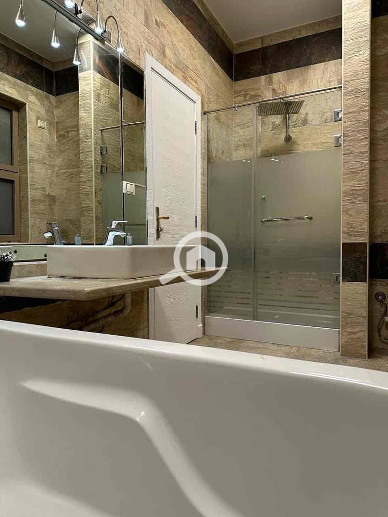 6 28991228-a2df-494c-8f92-9b1569a69c91. jpg