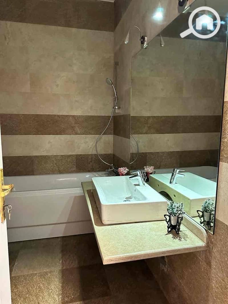 18 5293f942-f57e-46ac-b0ae-6f1080c95af1. jpg