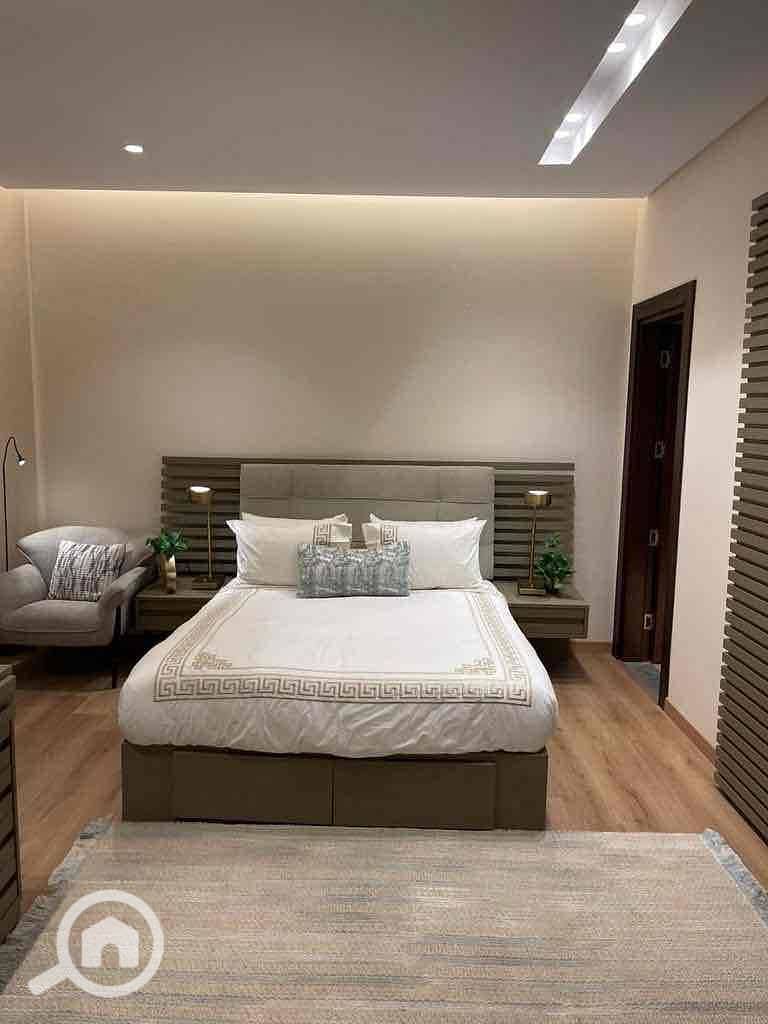 12 0d9ba735-e2e8-49be-b5e4-9103ec7a3172. jpg