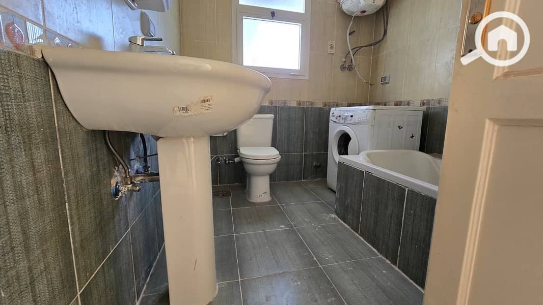 15 dcea867d-83cf-460f-affc-ec38145f5135. jpg