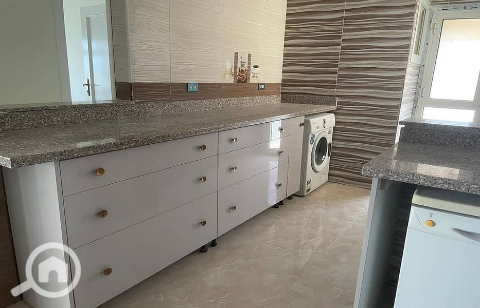 8 0cc52e64-d9f6-414a-8ded-709b375c08b3. jpg