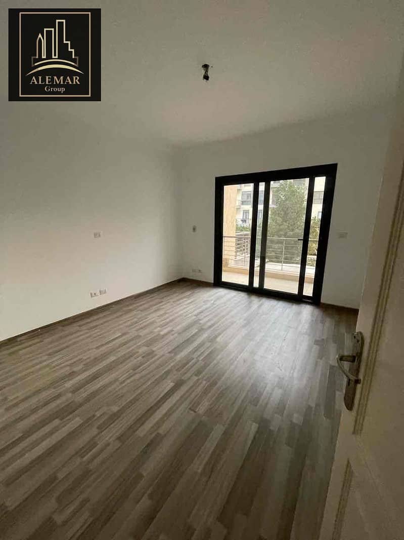 8 e8fee3a5-b9b4-490d-8d3a-53776cd32faa. jpg