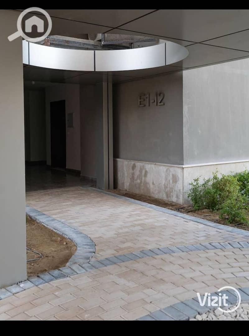 24 eb595118-b15d-44cc-980a-3e8d321f3b58. jpg