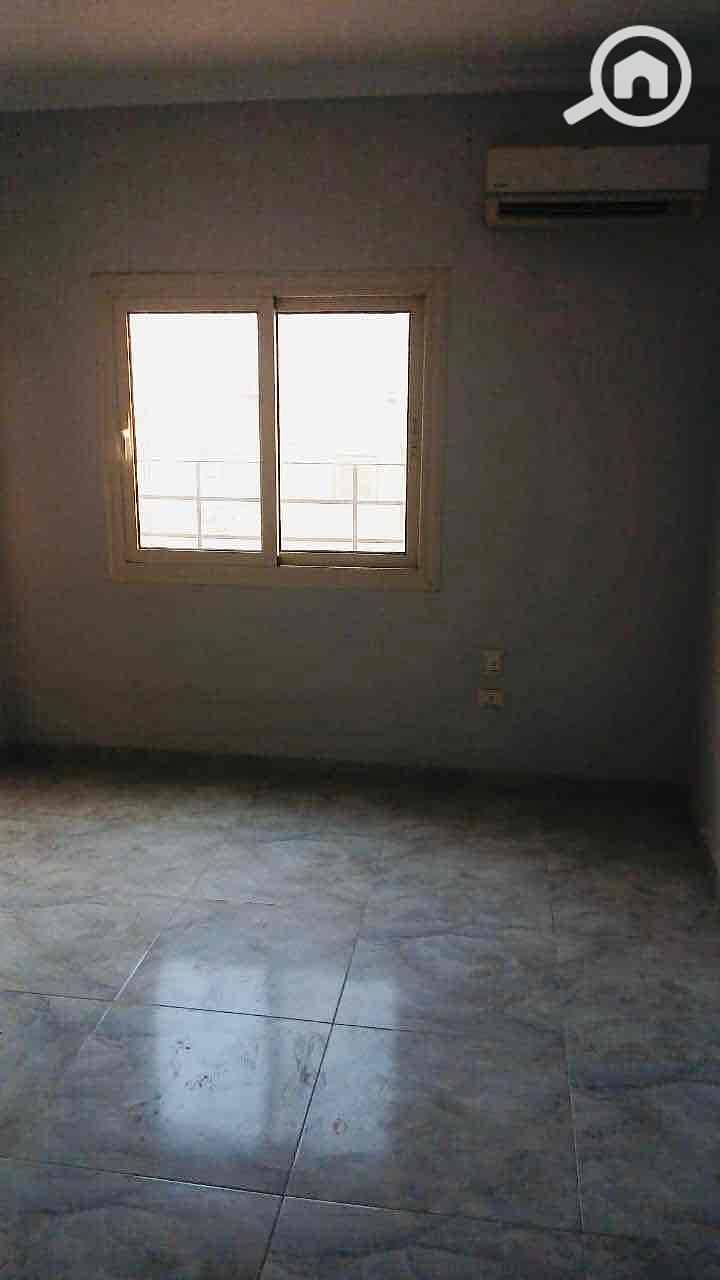 15 52733bb9-d21d-40c6-b70a-338cec25e1b1. jpg