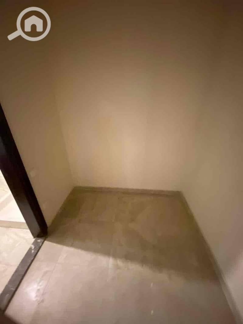 25 47f09d02-464a-4d7a-9d0c-82ebe80144a7. jpg