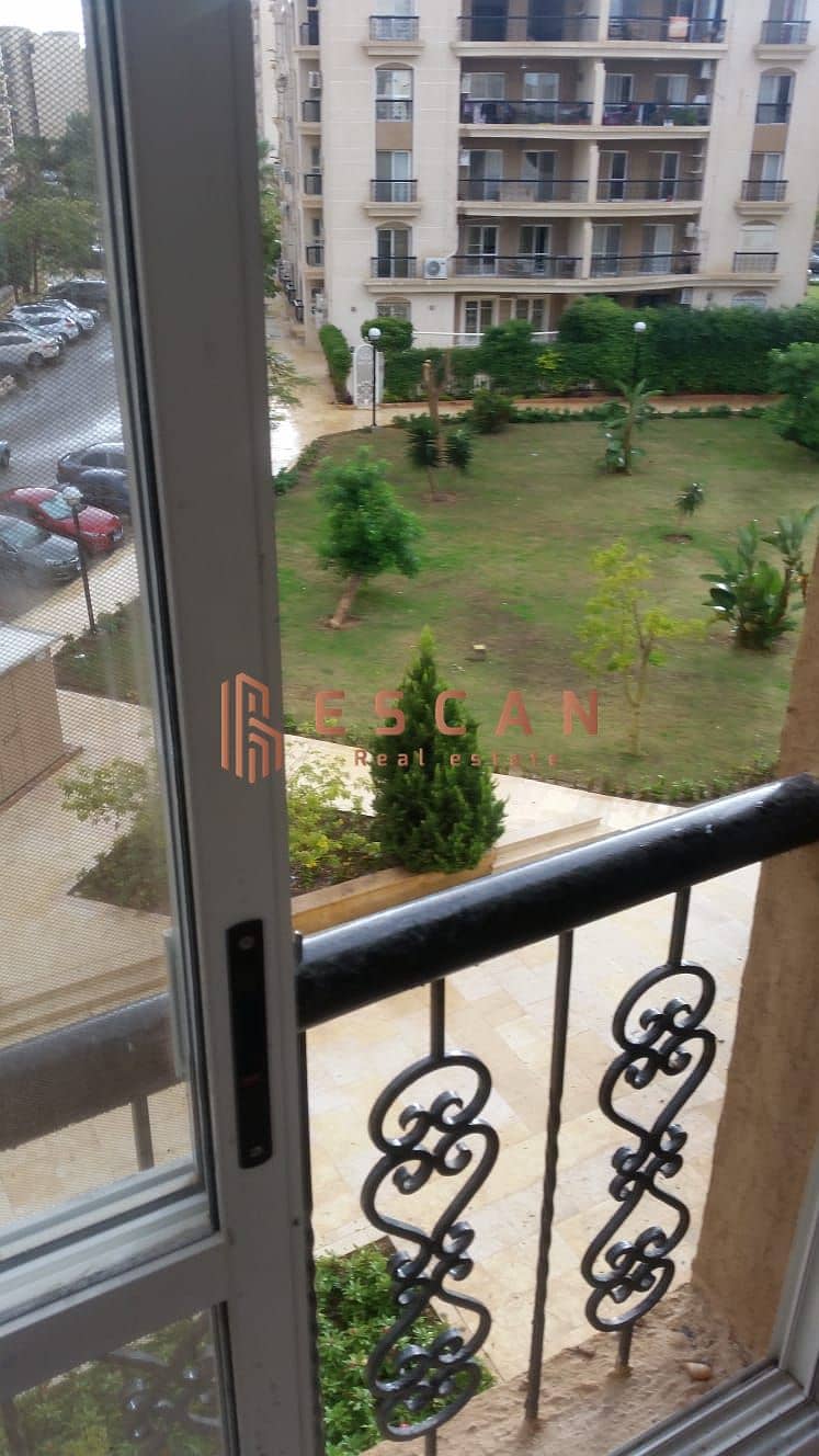 10 aafa3a4c-758a-48b0-9598-5b6478036e91. jpg