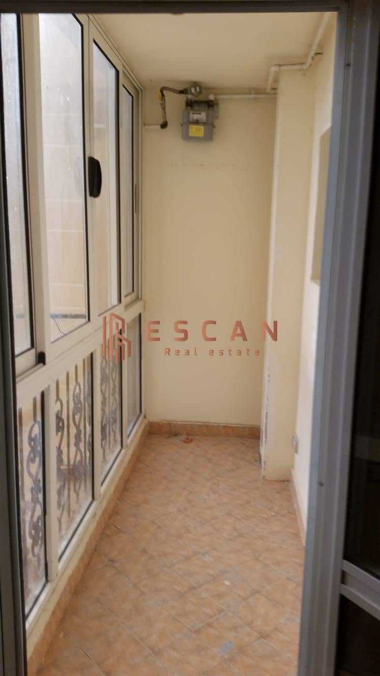 12 bfb949e9-f038-4602-96b4-5a11d814f1de. jpg