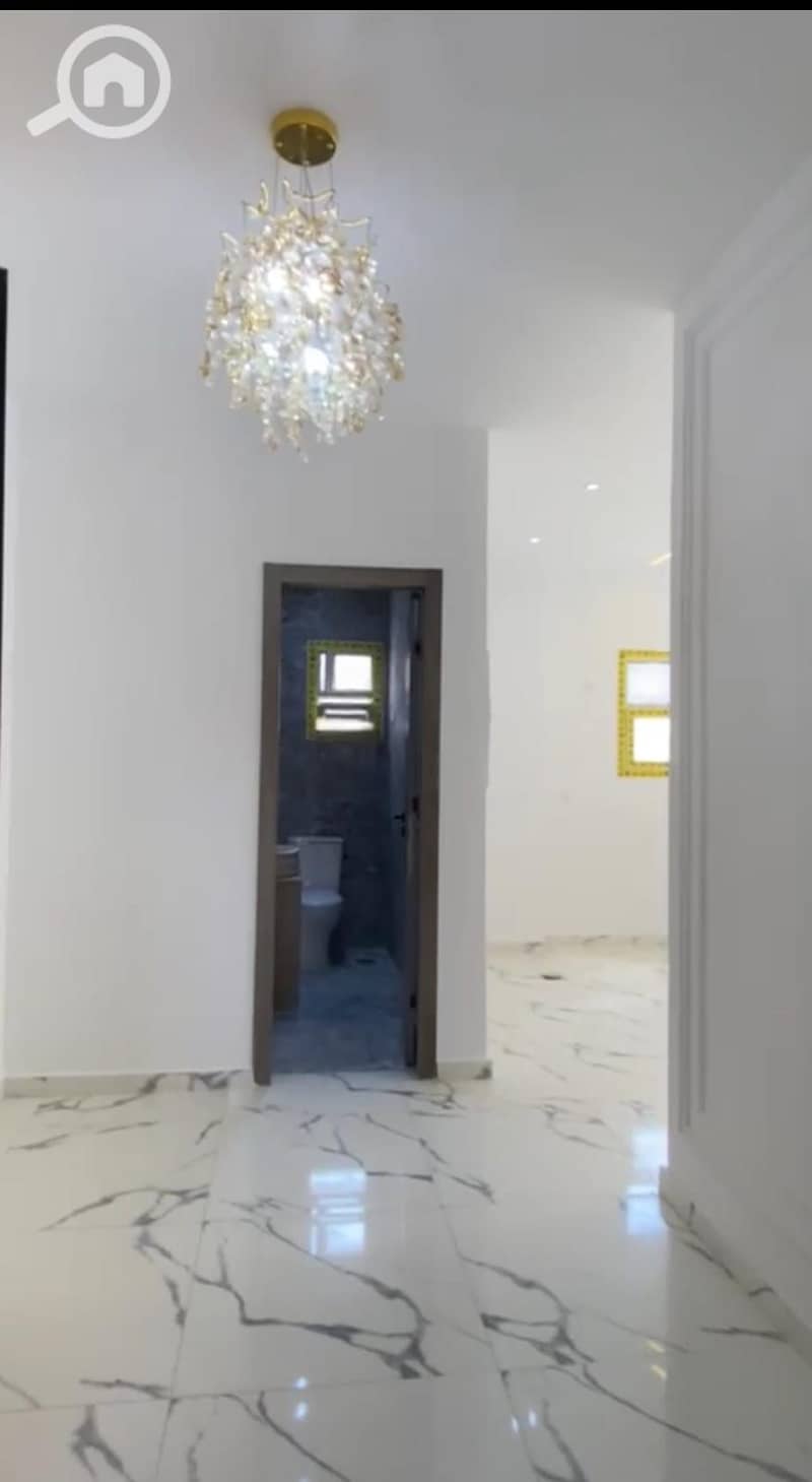 8 a74d4523-a975-412f-8ce9-d93054c39b1b. jpg