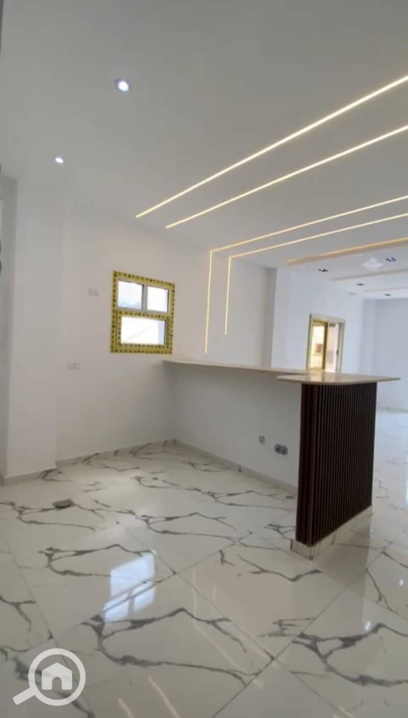 12 ff3e4250-94b5-43fb-95de-ef31cb656680. jpg