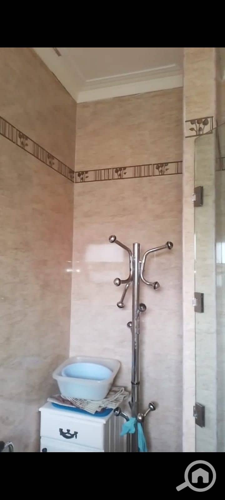 4 84b579f2-402f-4dc6-850b-3904293b7b74. jpeg