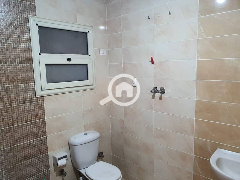 14 8db40a2a-8e4c-45bf-809e-3f38c3fbdd3c. jpeg