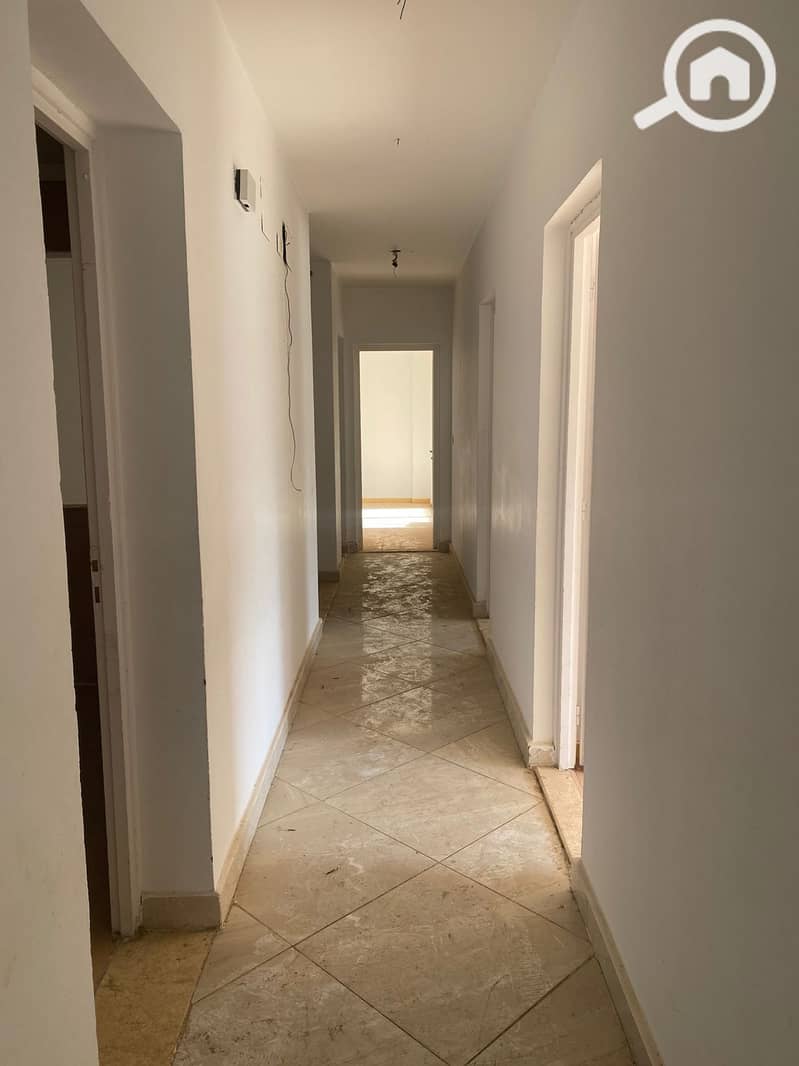 6 5b057e78-5c87-4529-9d3a-fa22073b0814. jpg