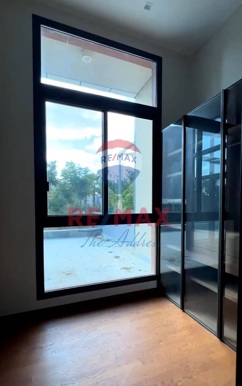 14 ff379fcd-194a-4e0a-9a18-2a6a15c2f3d5. jpg